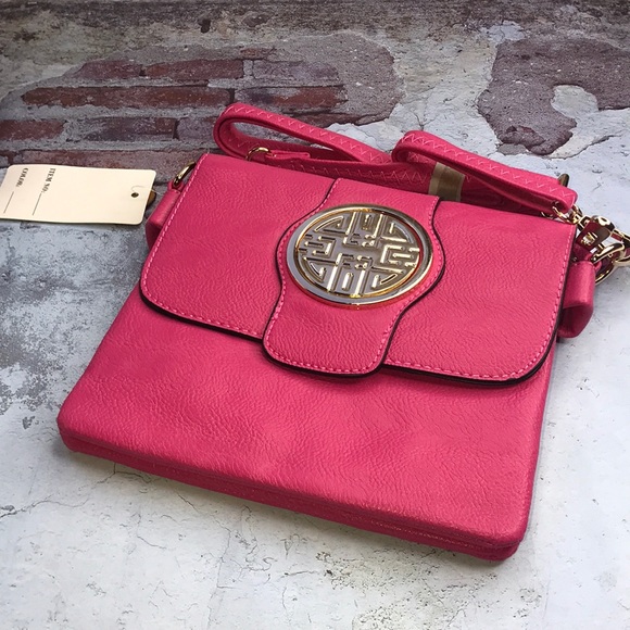 🆕Pink Fuchsia Color Crossbody or Shoulder Purse Flap magnetic closure. - Picture 11 of 12